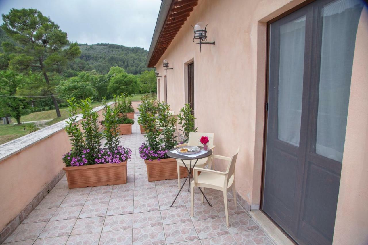 Hotel Convento San Bernardino à Montefranco Extérieur photo